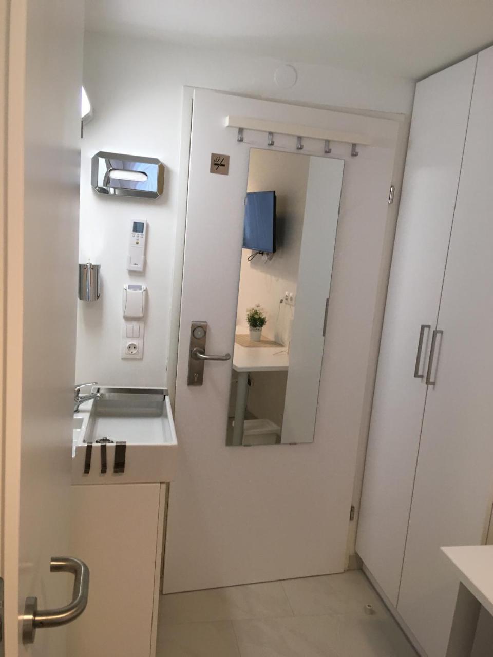 Ch-Hotel Luka Budget Вена Экстерьер фото